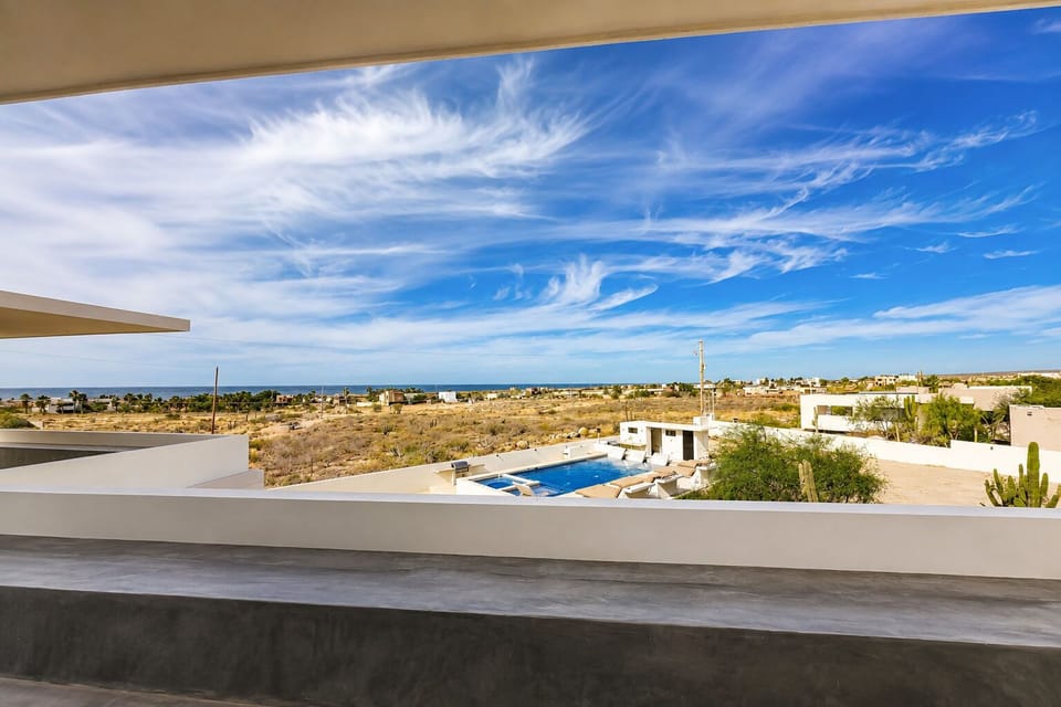 Upstairs ocean-view terrace