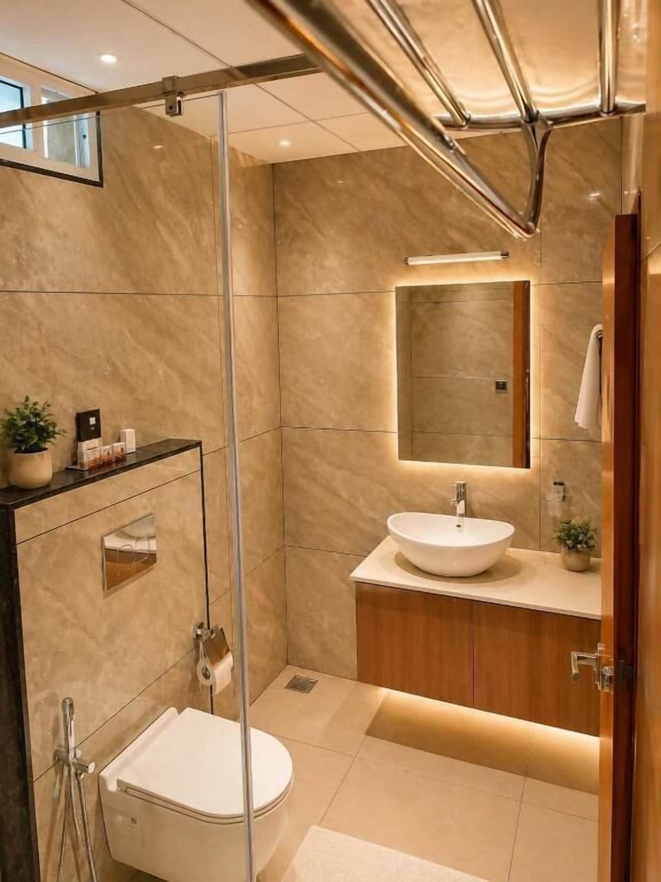 Shower, free toiletries, hair dryer (on request), towels