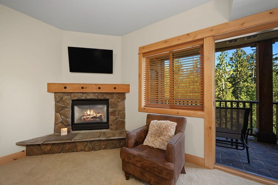 Fireplace in Primary king bedroom