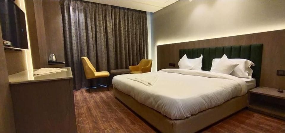 Executive Double Room, City View | WiFi (free)