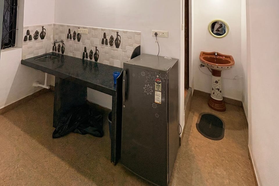 Shower, free toiletries, towels, soap