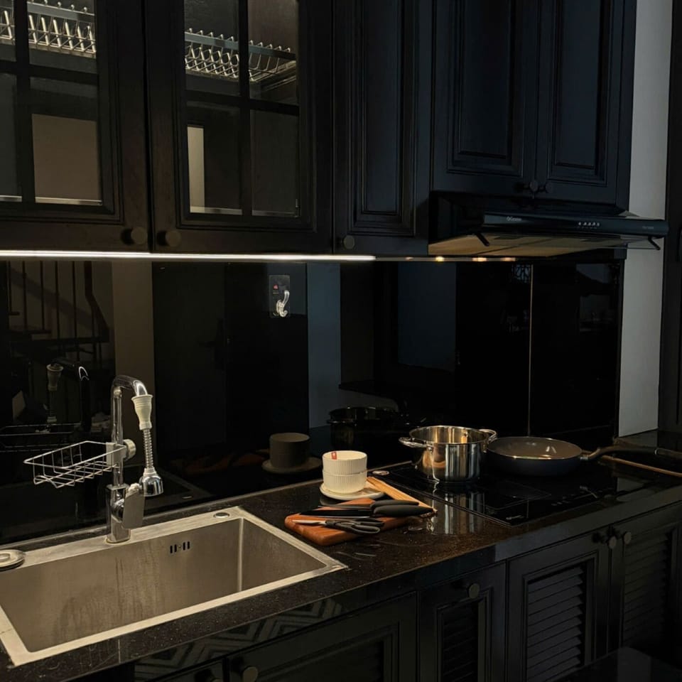 Cookware/dishes/utensils