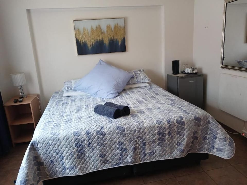 Standard Double or Twin Room, Garden View | Iron/ironing board