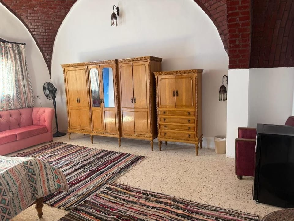Family Twin Room, Multiple Beds, Non Smoking, Garden View | Living area