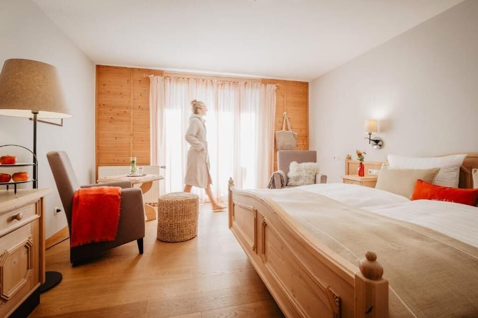 In-room safe, desk, laptop workspace, WiFi (free)