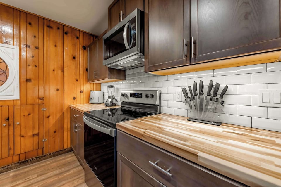 A full kitchen made for cooking up Tahoe memories