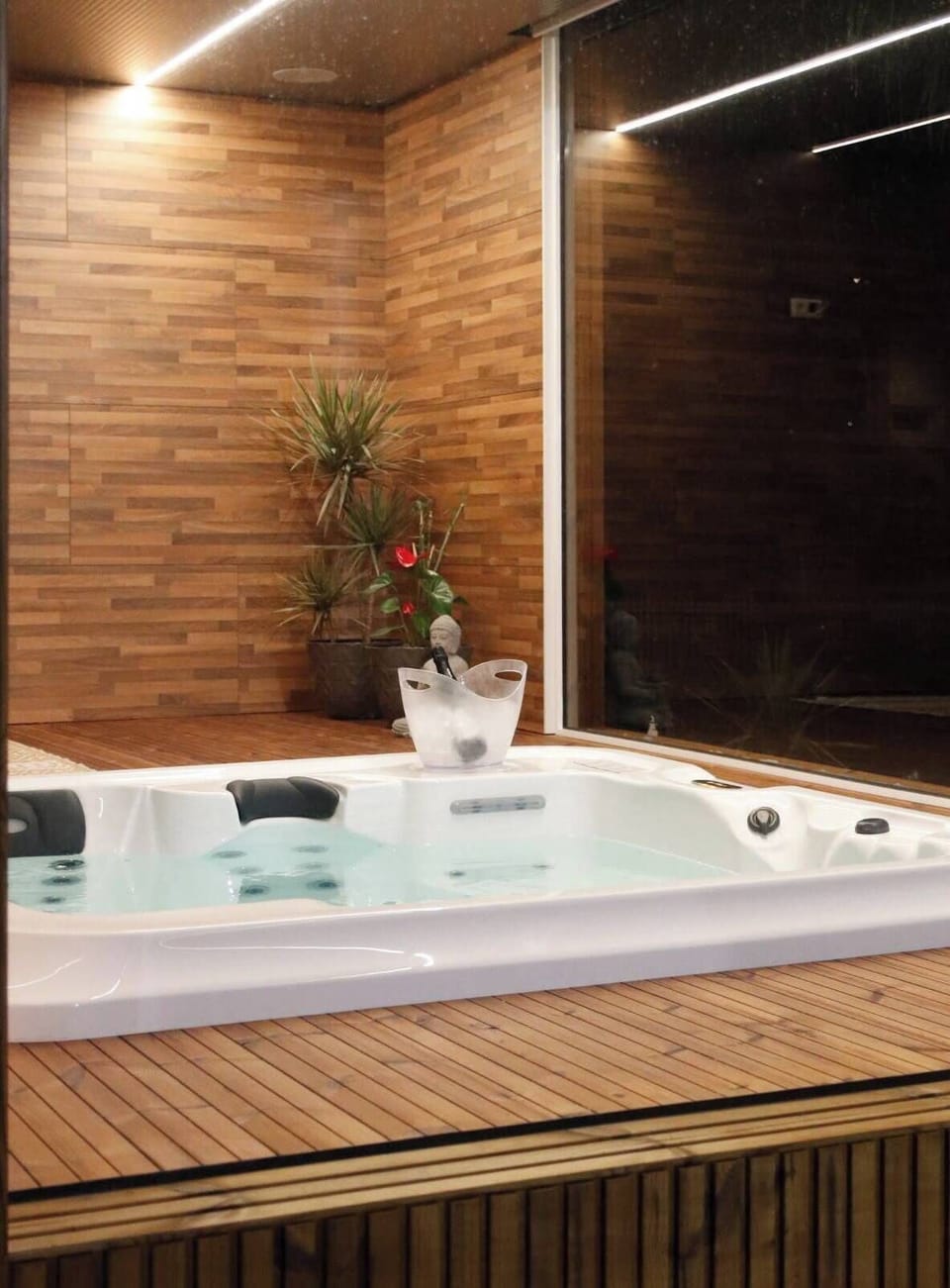 Indoor spa tub
