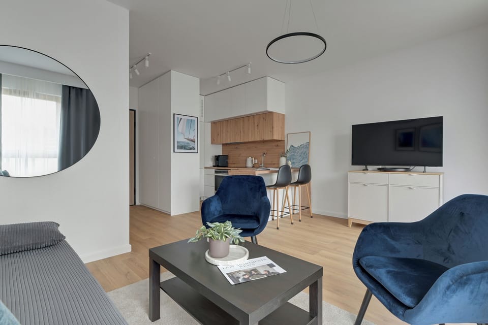Superior Studio Suite, Balcony | Living area | 40-inch flat-screen TV with cable channels, Netflix, Hulu