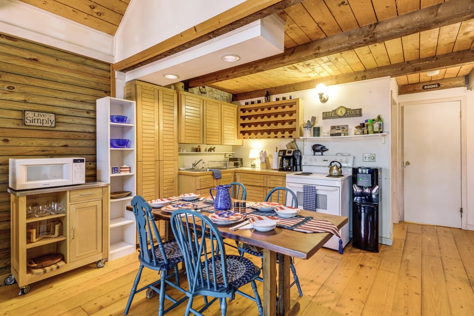 Kitchen | Dining Area | Refrigerator | 1st Floor