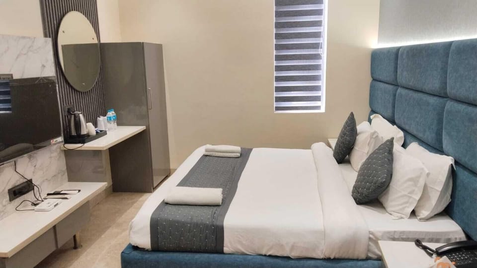 Deluxe Room | Desk, WiFi (free)