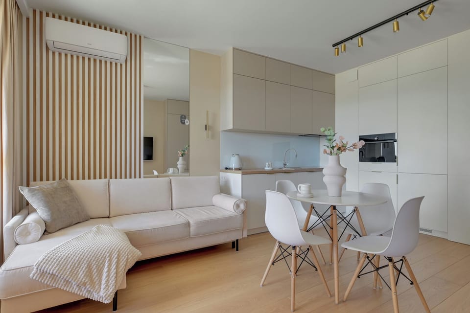 Superior Apartment, Balcony, Courtyard View | Living area | 40-inch flat-screen TV with cable channels, Netflix, Hulu