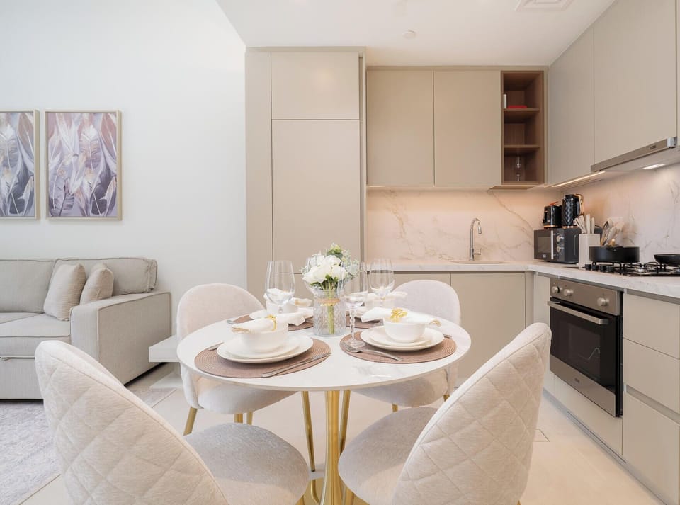 Deluxe Apartment, Balcony, City View | Private kitchen