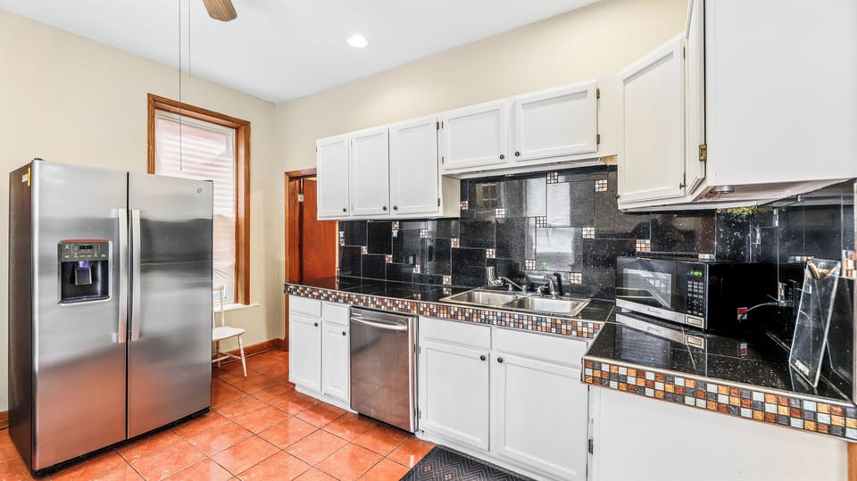 Apartment, 5 Bedrooms | Private kitchen