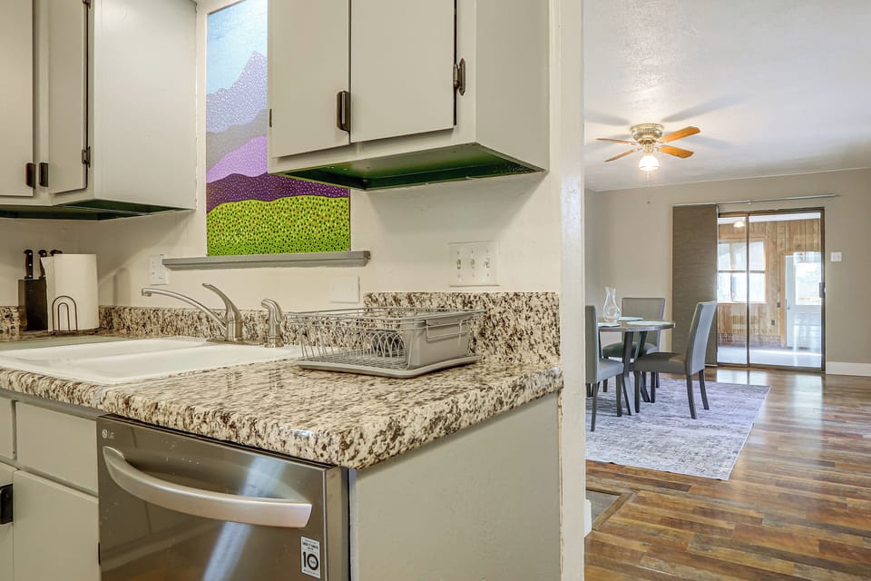 House (2 Bedrooms) | Interior