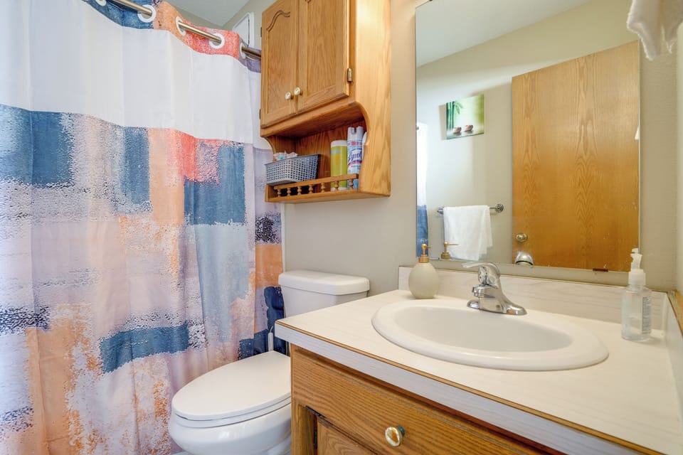 5BR Home Close to Moorhead Home & Fargo Cottage in Moorhead