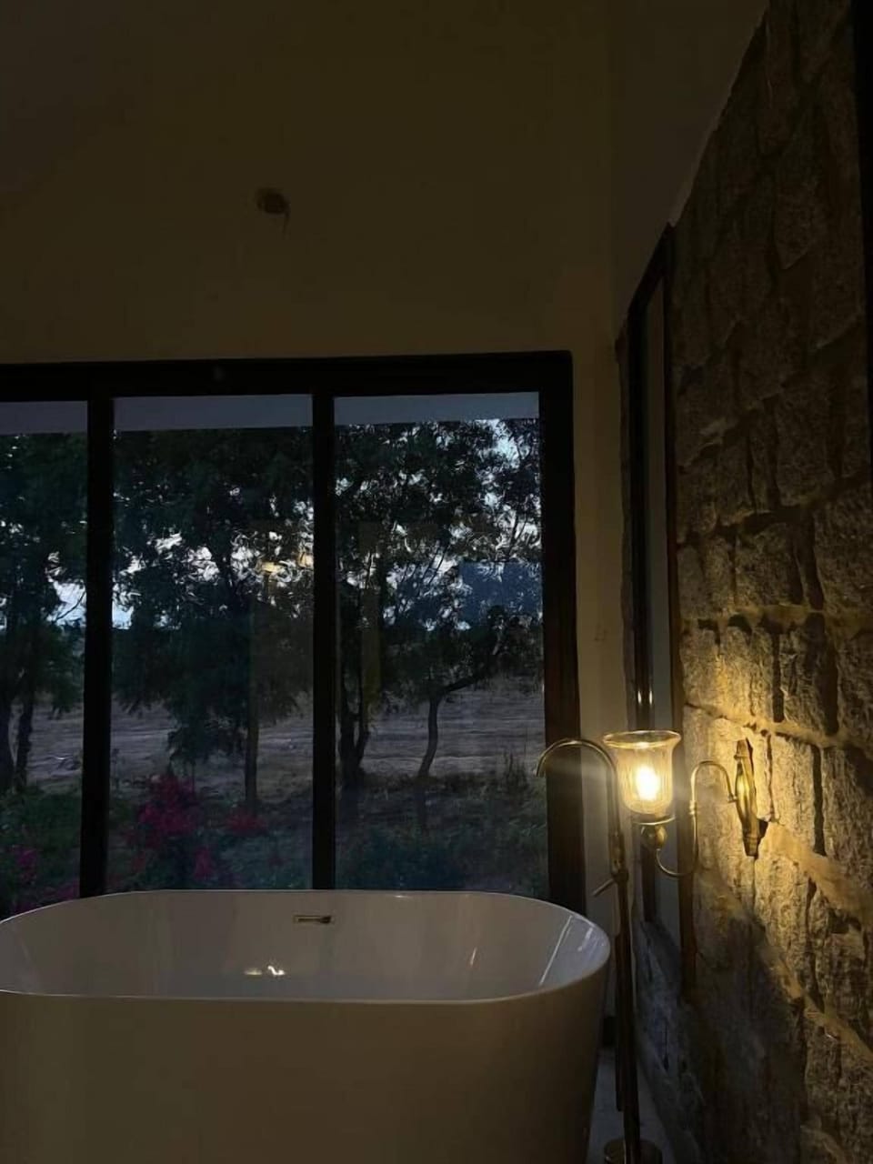Cottage, Multiple Beds, Bathtub | Bathroom