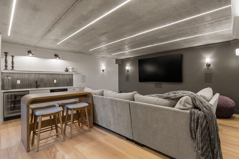 House 1: Home Theatre