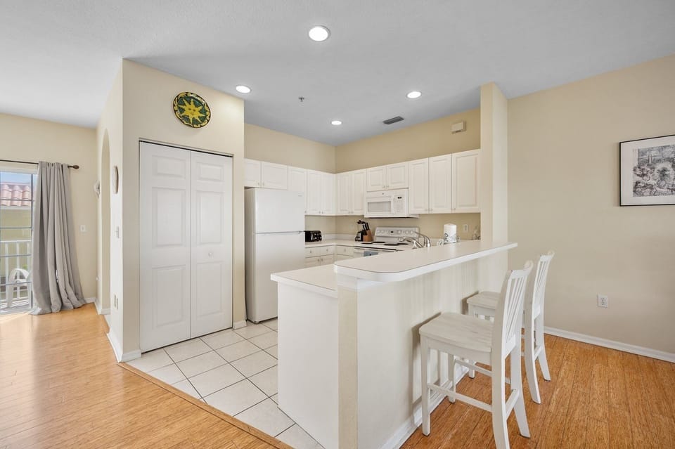 Townhome, 3 Bedrooms | Private kitchen