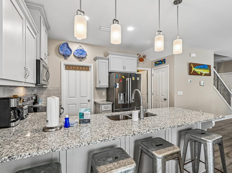 Breakfast Bar - First Floor