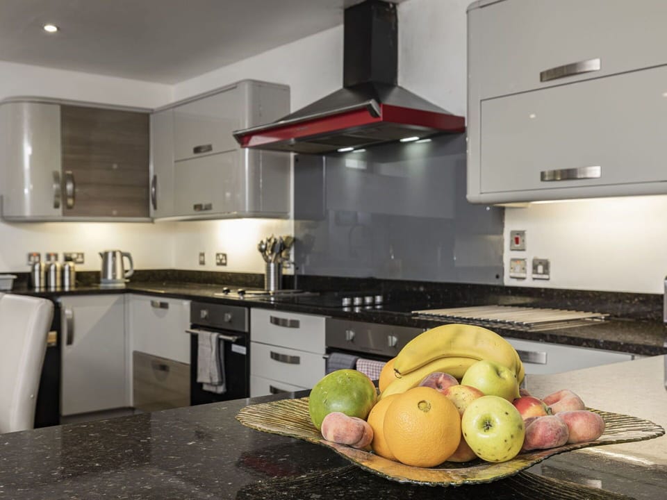 Tableware, Serveware, Cup, Coffee Cup, Drinkware, Teapot, Food, Dishware, Teacup, Porcelain