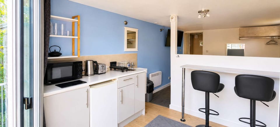 House | 5 bedrooms, high-speed internet
