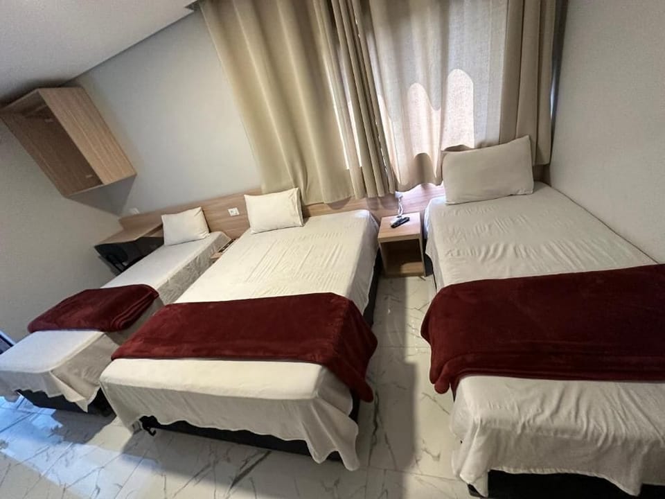 Standard Triple Room | WiFi (free)