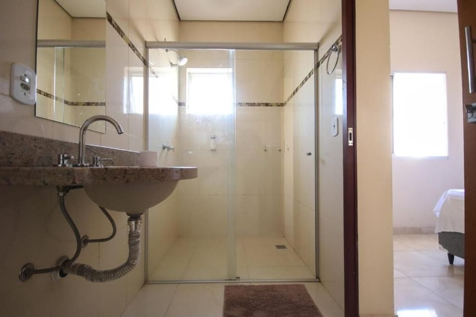Deluxe Double Room, City View | Bathroom
