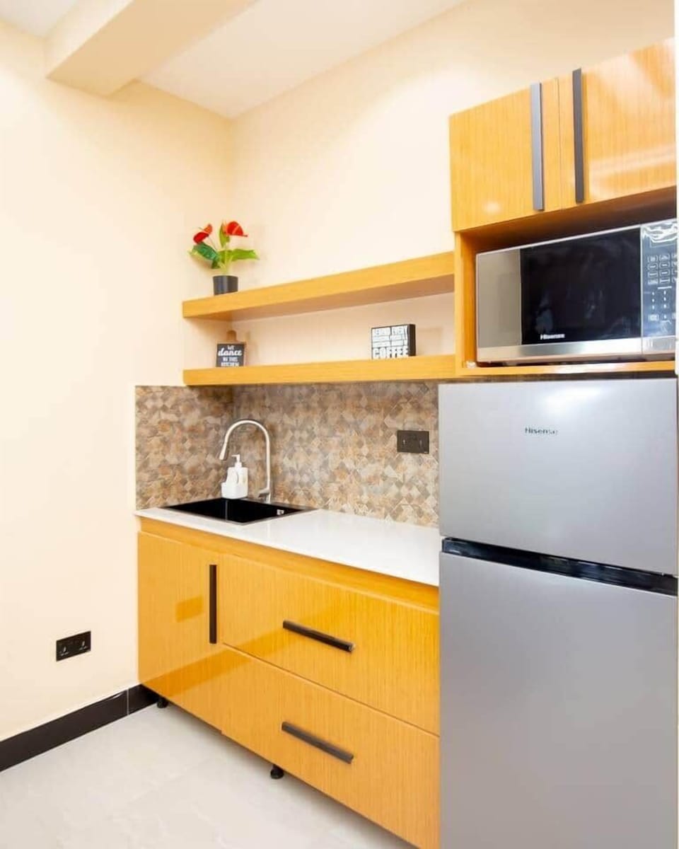 small kitchen, shared 