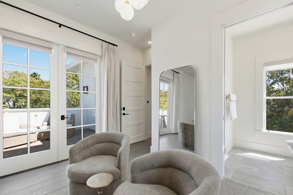 Suite, Balcony | Interior