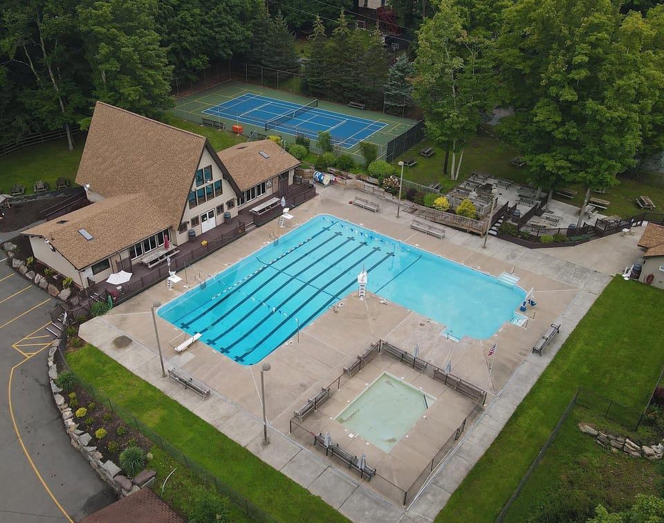 Community Pool (1 of 2)