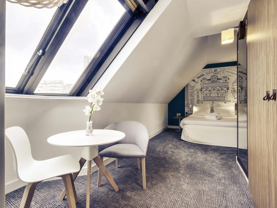 Business Suite, 1 Double Bed | Premium bedding, pillowtop beds, minibar, in-room safe