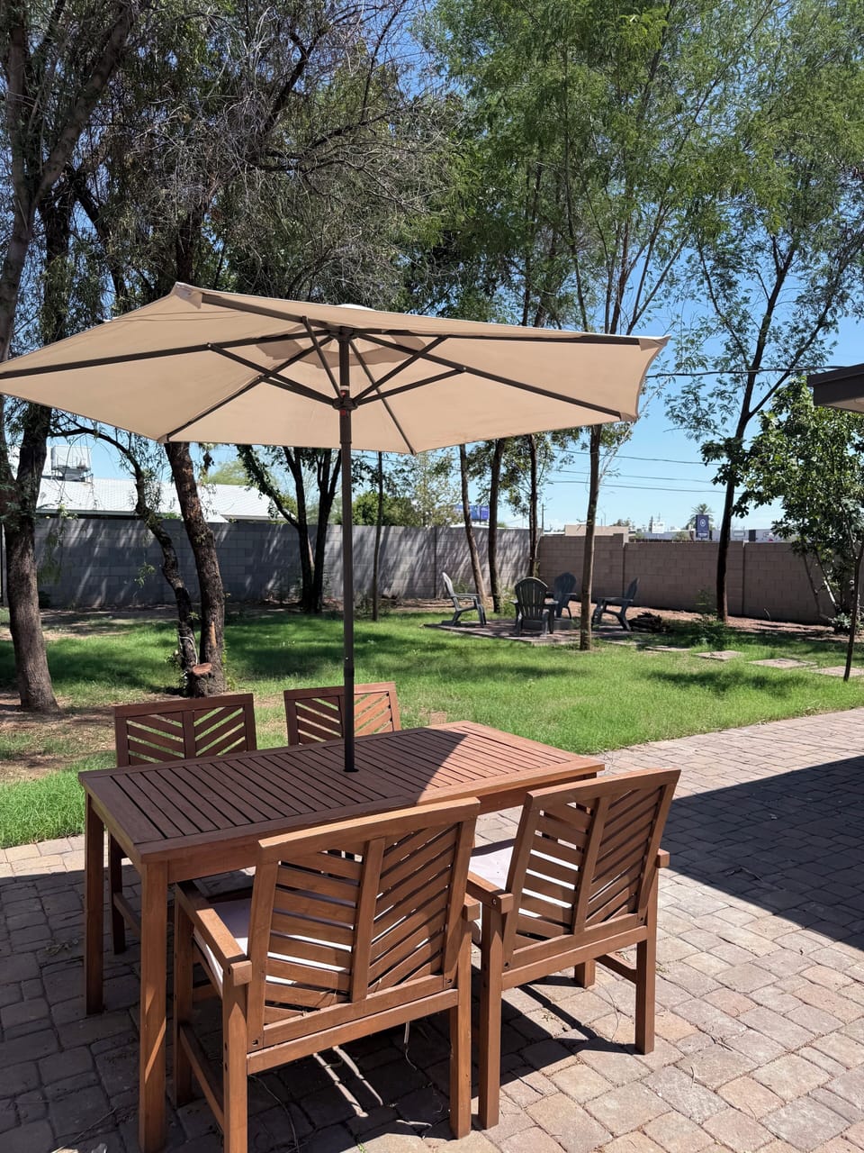 Outdoor dining