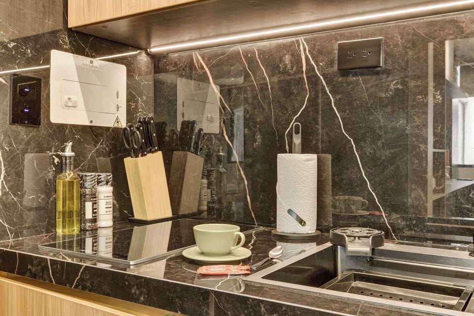 Practical and welcoming kitchen