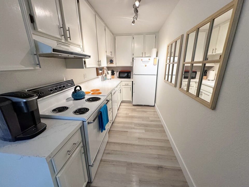 K0211 - Kitchen Fridge