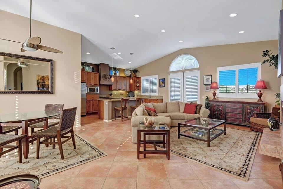 4 OPEN FLOOR PLAN.jpg