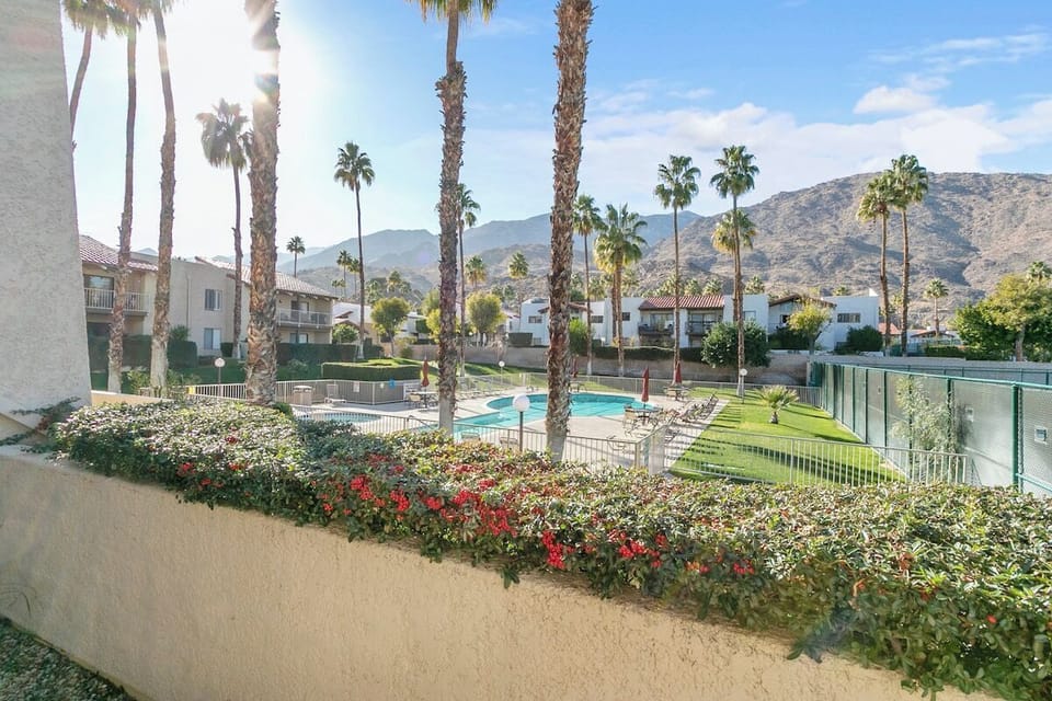 K0186 - Patio Mountain View