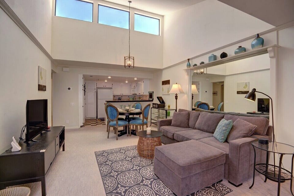 5 LIVING ROOM REVERSE