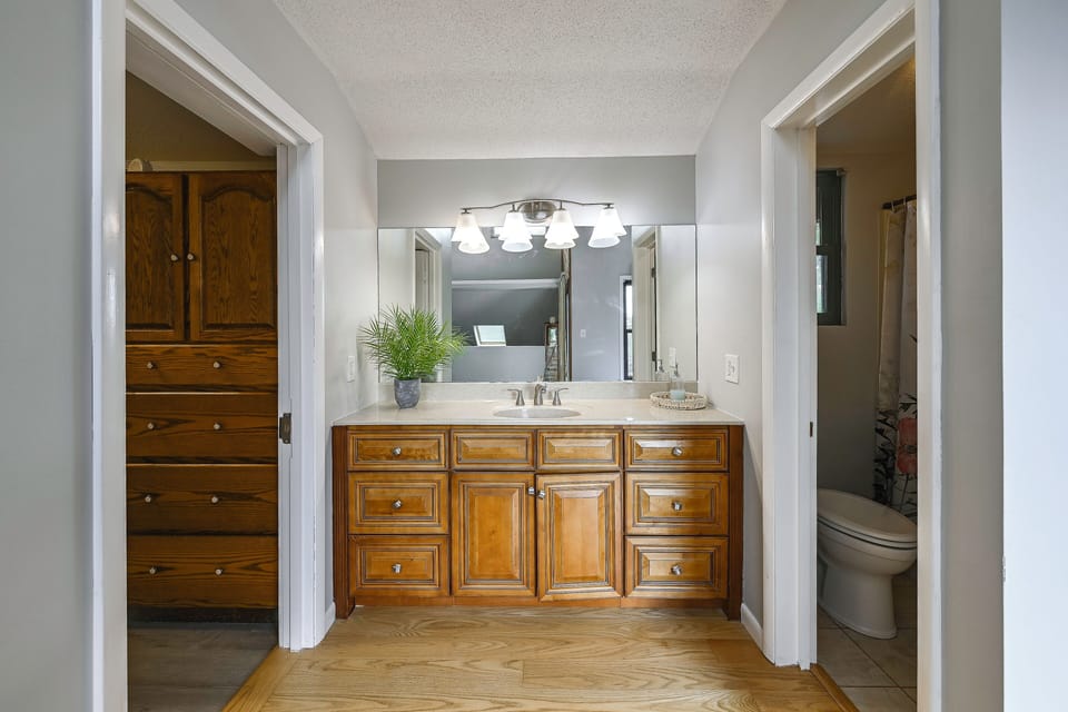 En-Suite Bathroom | 2nd Floor