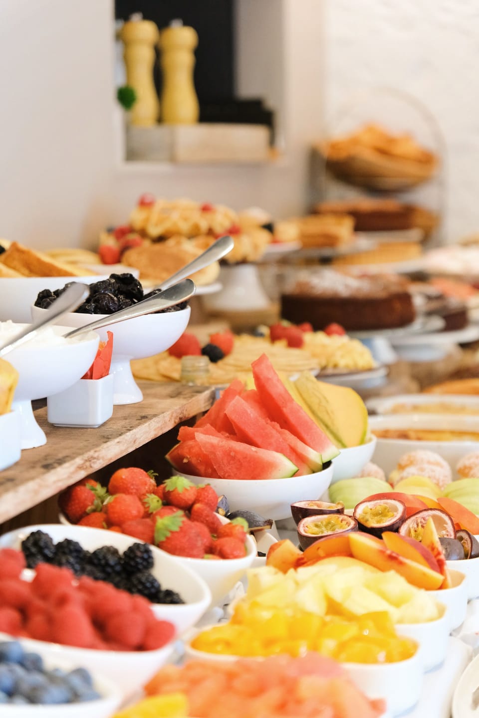 Breakfast, lunch served; Mediterranean cuisine, pool views 