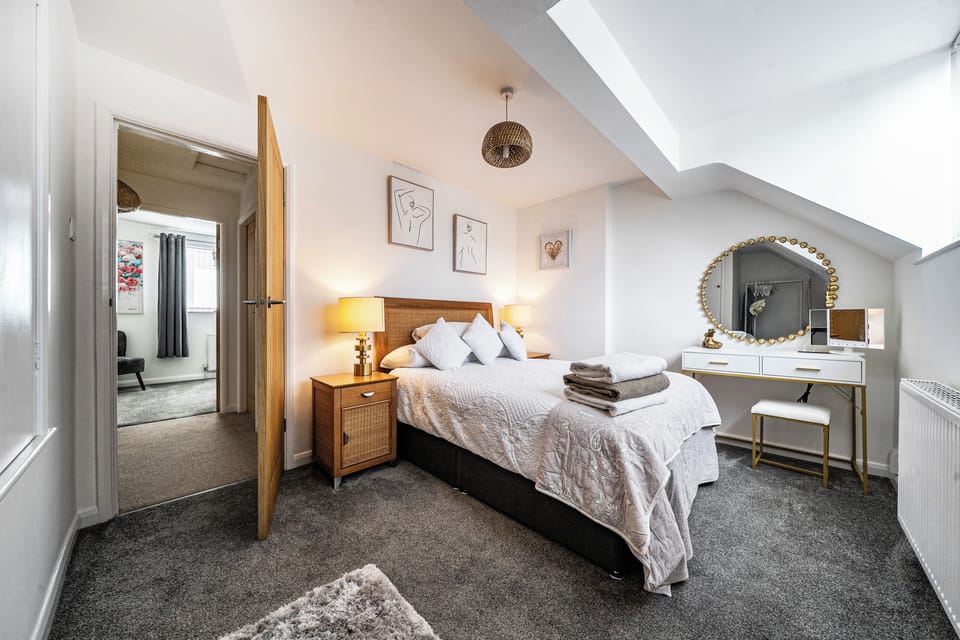 House Sleeps 4 With Parking and Garden House in Scunthorpe
