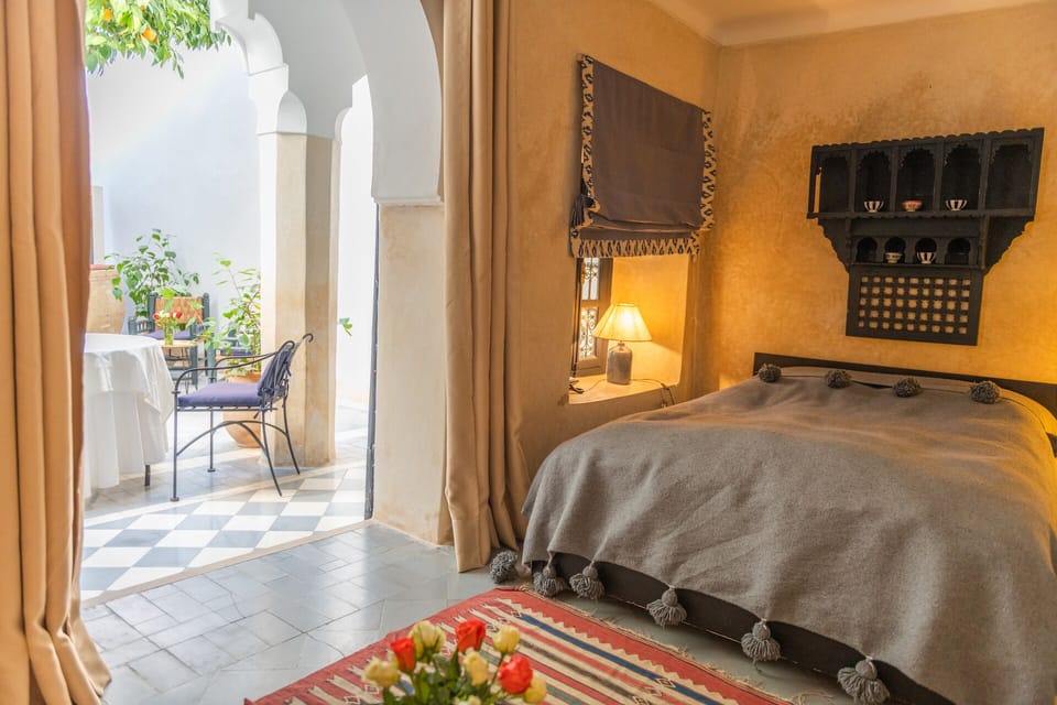 Duplex | Minibar, in-room safe, individually decorated, individually furnished