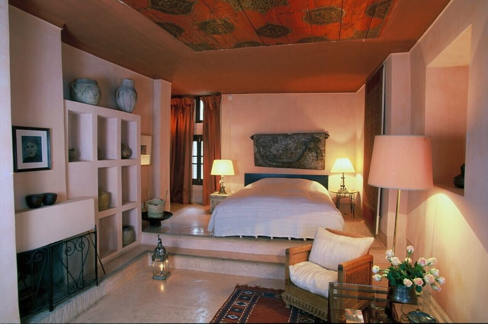 Junior Suite | Minibar, in-room safe, individually decorated, individually furnished