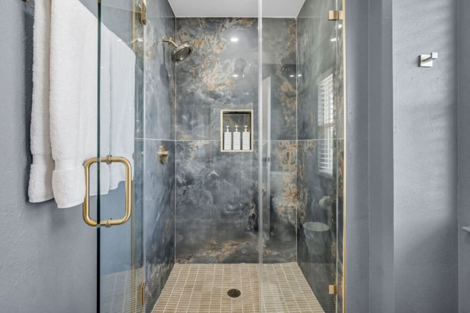 Master Private Full Bathroom