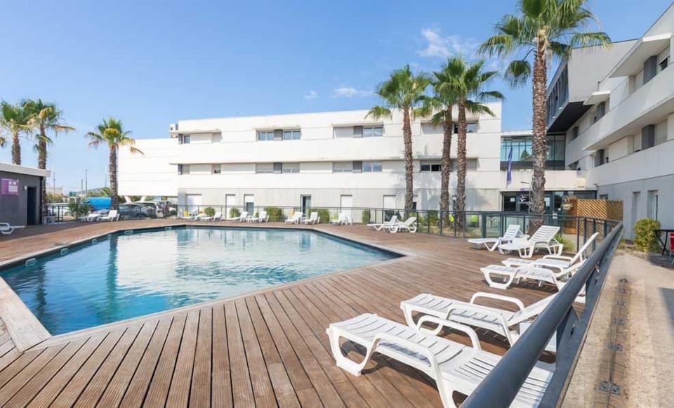 Enjoy the sun and relax on a lounger