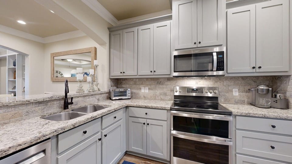Fully Stocked Kitchen