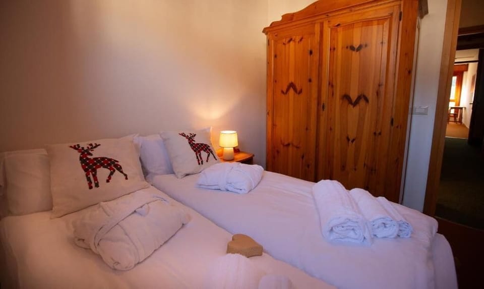 Standard Double Room | In-room safe, WiFi (free), bed sheets