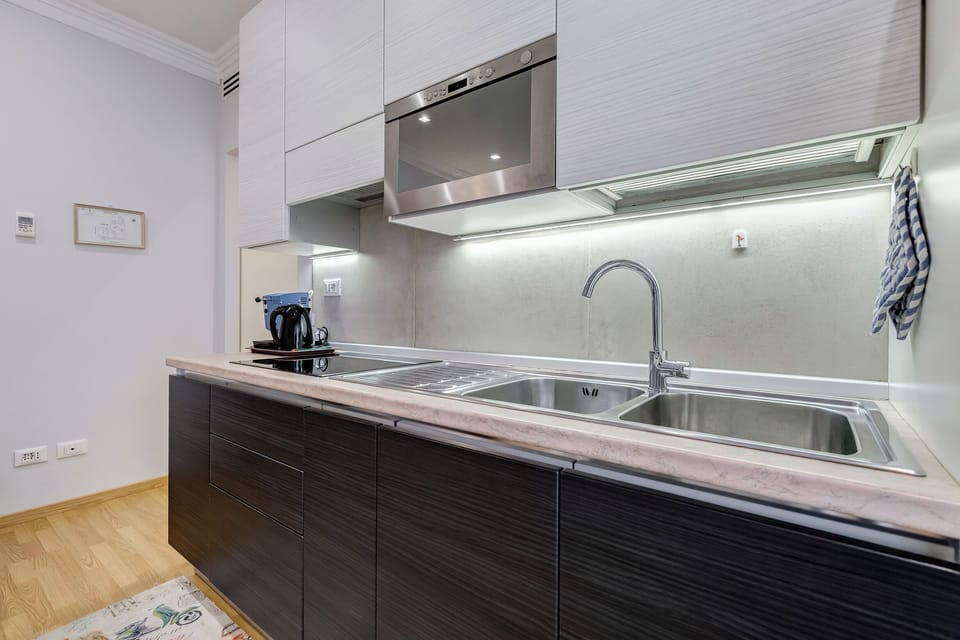 Apartment, 2 Bedrooms, Balcony, City View | Private kitchen | Espresso maker, coffee/tea maker, fridge, oven