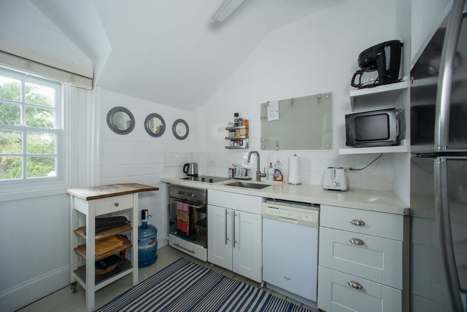 Apartment, 1 Bedroom | Private kitchen | Fridge, toaster