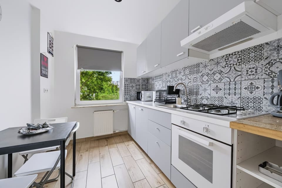 Spacious Warsaw Apartment in Ursynów for 6 People | Rentujemy