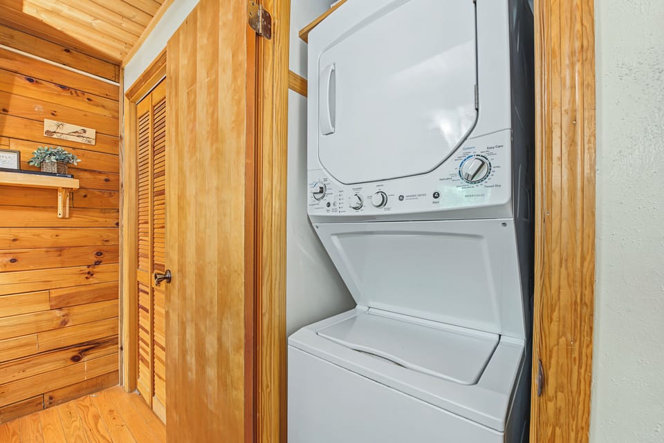 A convenient in-unit washer and dryer combo means you can pack lighter and keep your wardrobe fresh throughout your stay—perfect for longer trips or outdoor adventures.